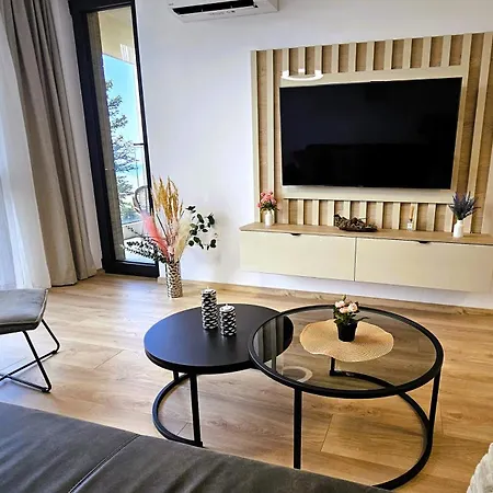 Exclusive Sea View Free Wifi & Pool 公寓 圣君士坦丁和海伦那